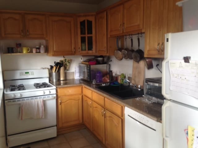 Kitchen - 1631 Michigan Ave