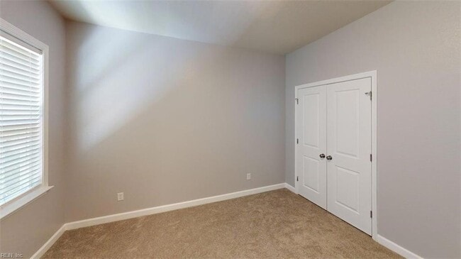 Building Photo - 5203 Lombard St