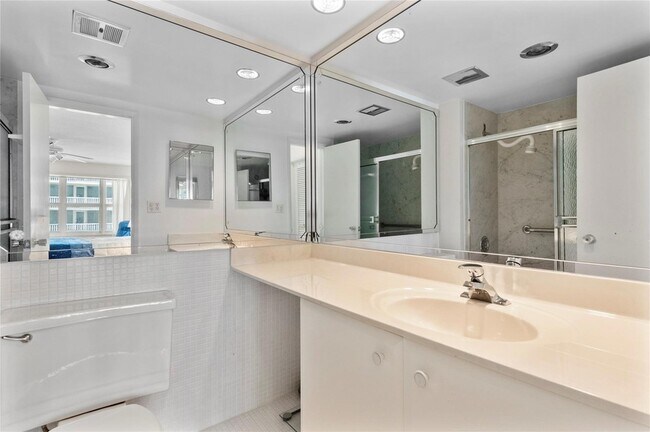 Building Photo - 4010 Galt Ocean Dr
