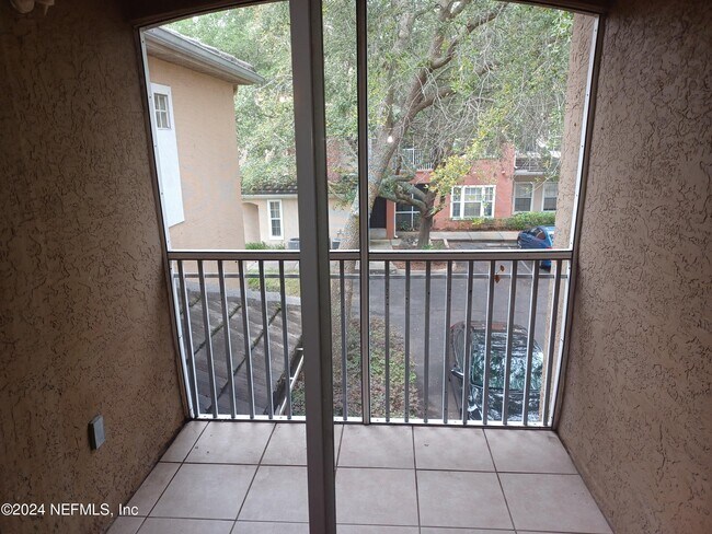 Building Photo - 10075 GATE N Pky