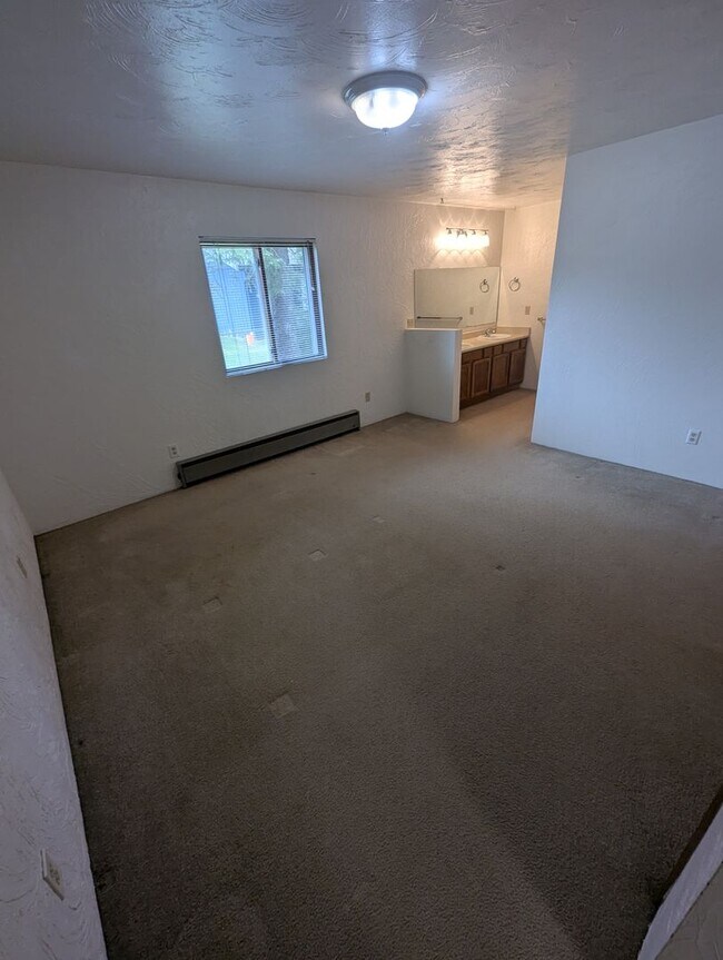 Building Photo - 136