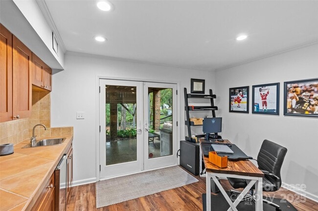 Building Photo - 2418 Ainsdale Rd