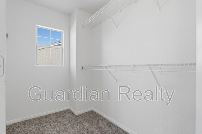 Building Photo - 125 Snow Dome Ave