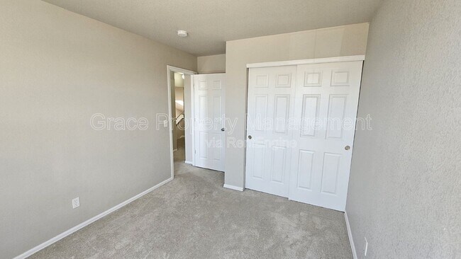 Building Photo - 325 W 116th Ave