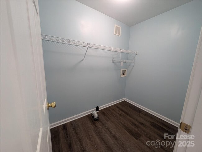 Building Photo - 1505 Flintwood Dr