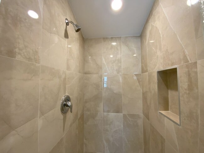 Building Photo - Discover Modern Living in Glendale's Newes...