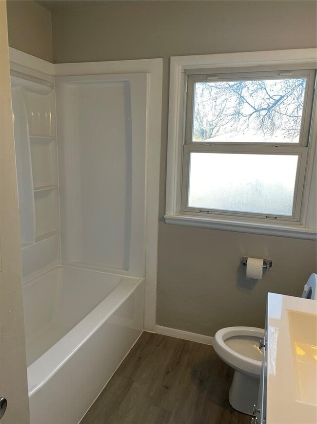 Building Photo - 228 W 9th St