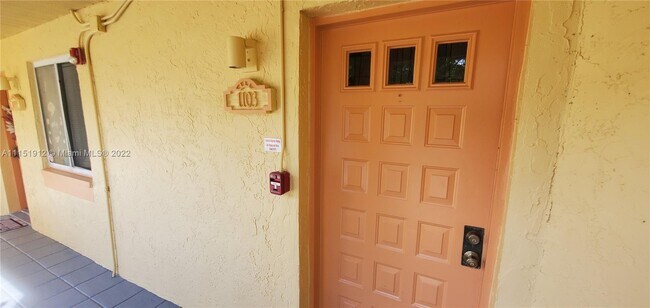 Building Photo - 1103 Coral Club Dr
