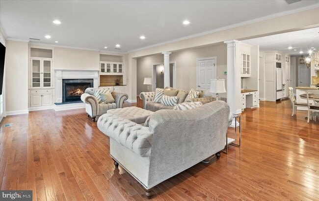 Building Photo - 12 Windermere Way