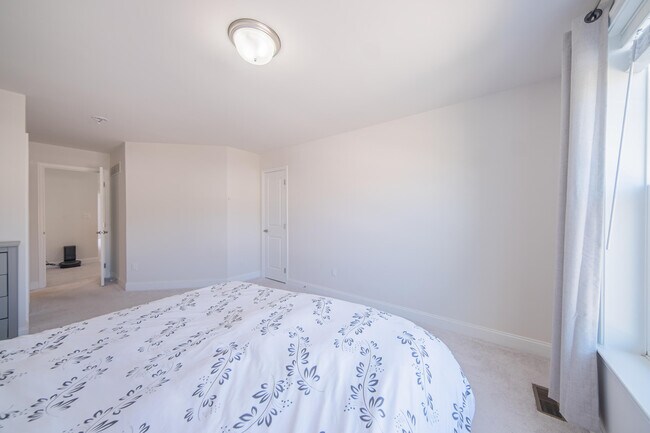Building Photo - 3081 N Spurway Dr
