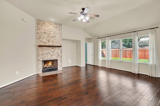 Building Photo - 9226 Fernwillow Dr