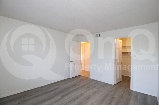 Building Photo - 5950 N 78th St