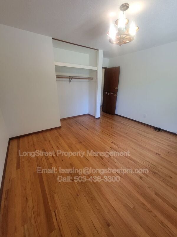 Building Photo - 14625 NE Knott Ct