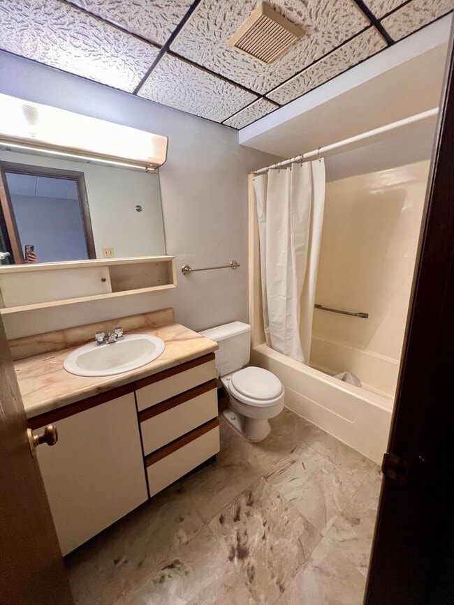 Building Photo - 1 Bed 1 Bath- Moon Township PA