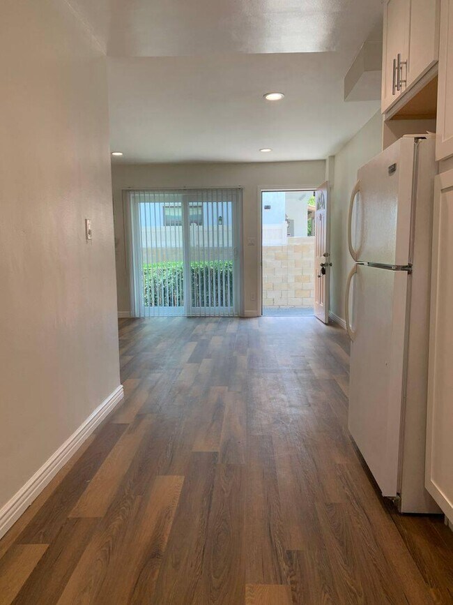 Building Photo - 1.0 bedroom in Pasadena California 91106