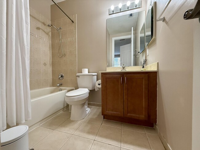 Building Photo - 810 Marina Del Ray Ln