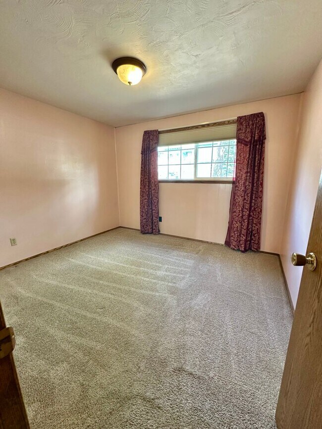 Building Photo - 1409 NW Portland Ave