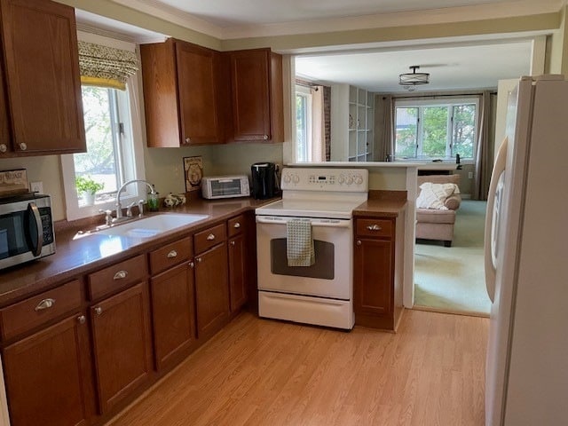 Building Photo - 4650 E Lakeview Dr