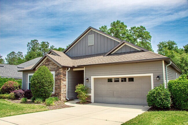 Building Photo - Vibrant 4/3 home in Longleaf!