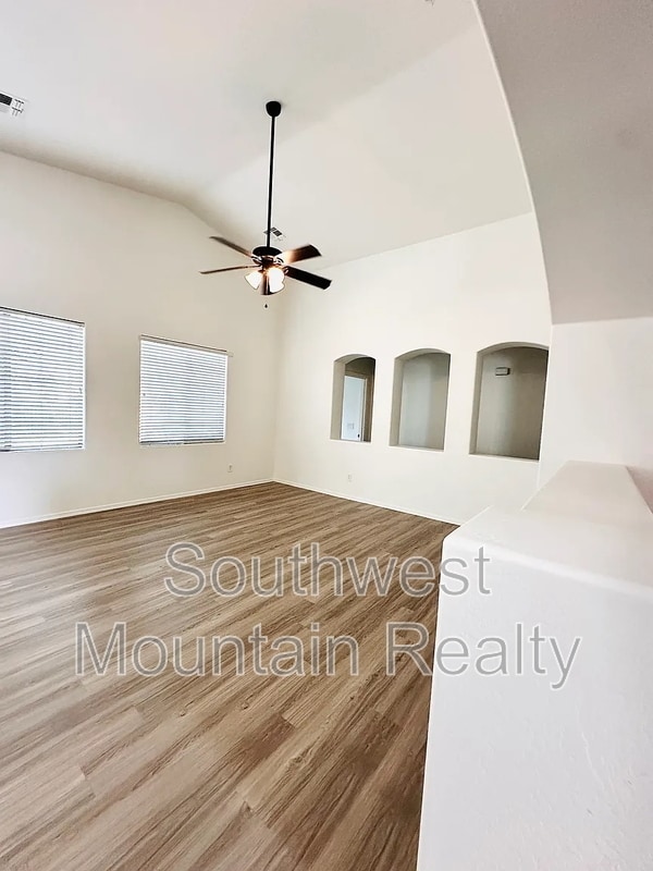 Building Photo - 2070 E Indigo Dr