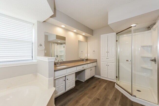 Building Photo - 1134 Madlynne Dr