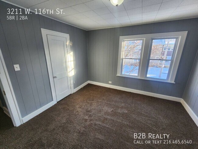 Building Photo - 3211 W 116th St
