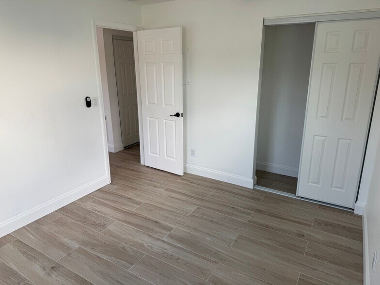 Building Photo - 9466 Tacoma Ave