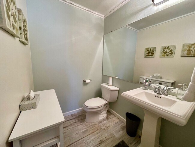 Building Photo - 3 Bedroom Carlsbad Townhouse!