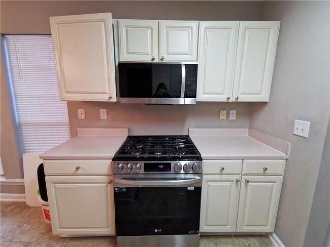 Building Photo - 873 Ashwood Walk