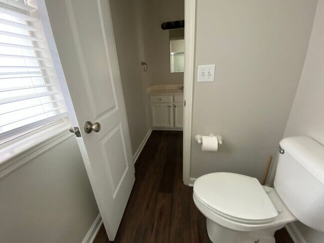 Building Photo - Beautiful Brick Home in Mt Juliet - Pet Fr...