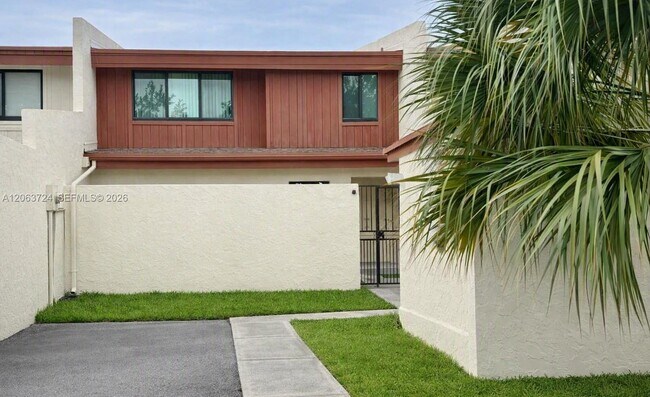 Building Photo - 10672 SW 79th Terrace
