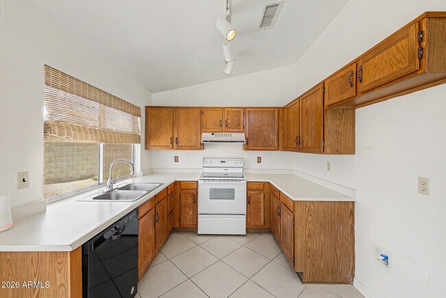 Building Photo - 6836 S 18th St