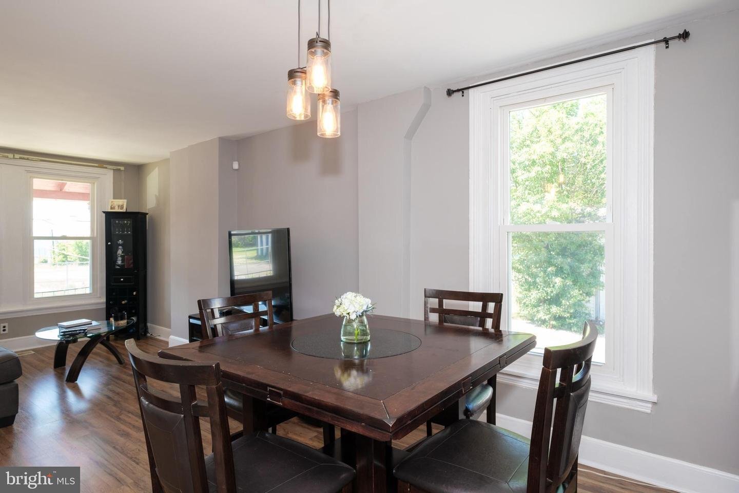 Building Photo - 701 E Barnard St