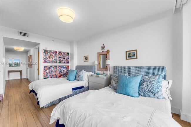 Building Photo - 430 Grand Bay Dr