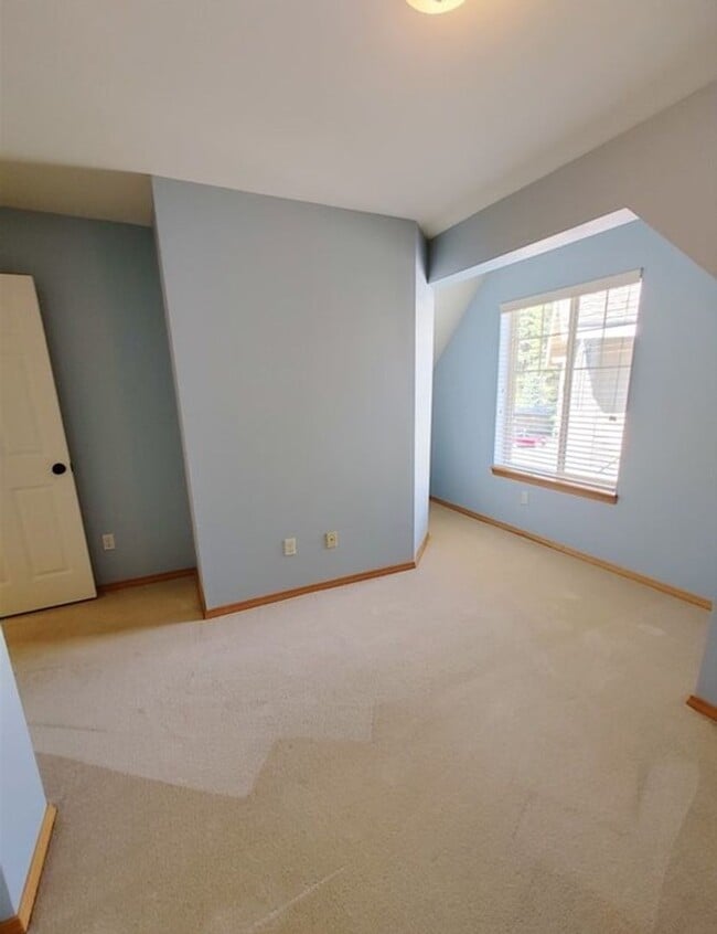 Building Photo - 210 Sage Brook Ln