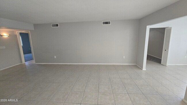 Building Photo - 10715 W Tropicana Cir