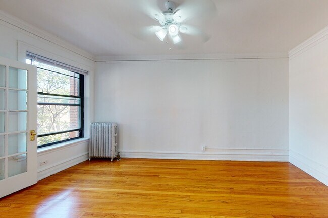 Floorplan - 5300-5308 S. Greenwood Avenue