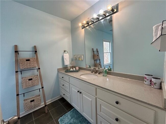 Building Photo - 4060 Merritt Dr