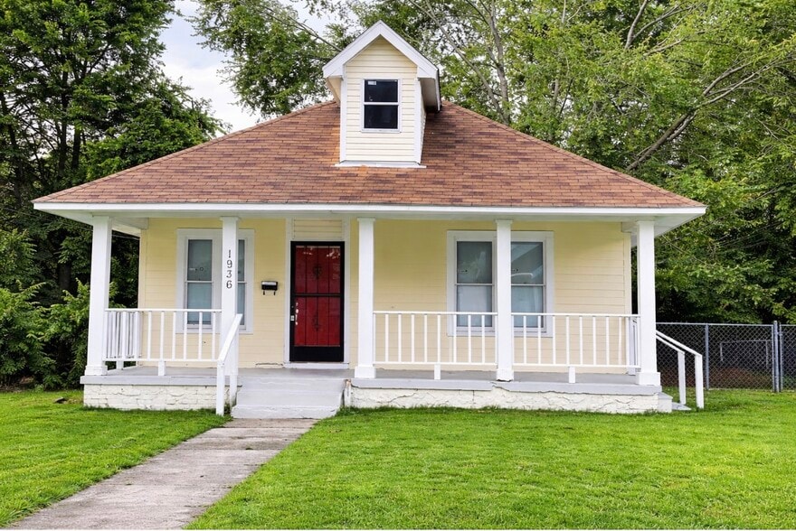 Building Photo - 1936 E McLemore Ave