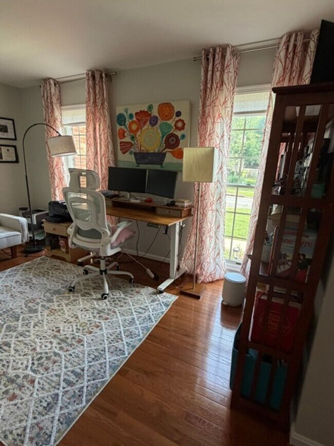 Building Photo - SPACIOUS SF HOME IN GERMANTOWN