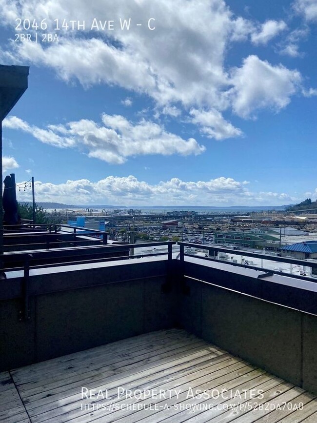 Building Photo - Rooftop Deck with Stunning Views