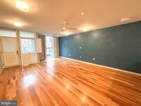 Building Photo - 149 W Laurel St