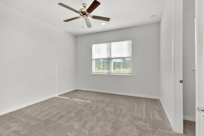 Building Photo - 303 Key Lime Pl