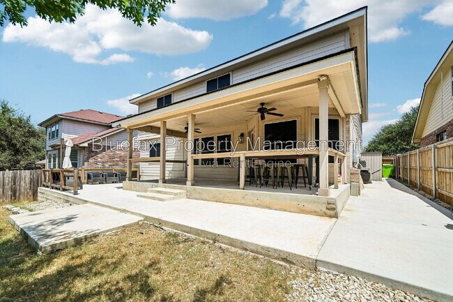 Building Photo - 315 Hollow Grove
