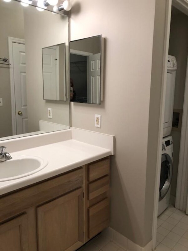 Building Photo - 13058 Autumn Woods Way