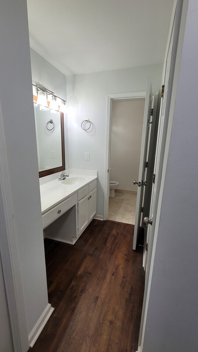 Building Photo - 2 bedroom 2 bath Condo in Lenox Heights, o...