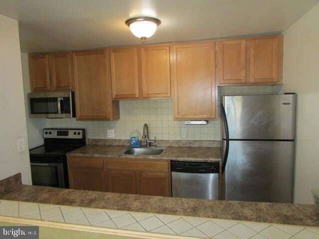 Building Photo - 6310 Hil-Mar Dr