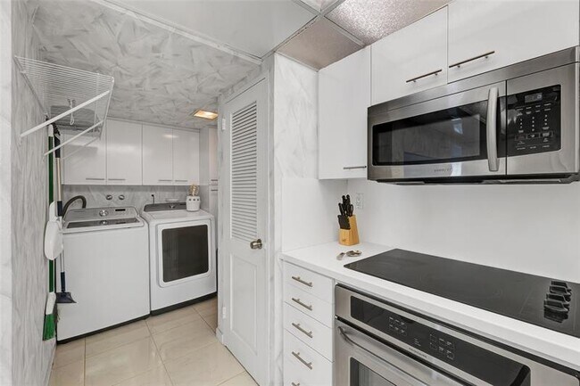 Building Photo - 3430 Galt Ocean Dr