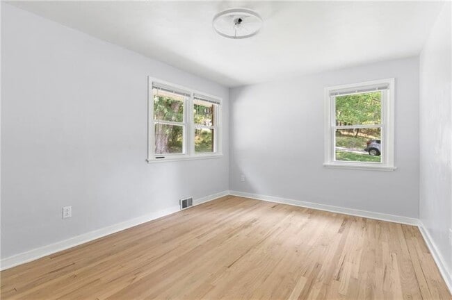 Building Photo - 4030 Circle Dr