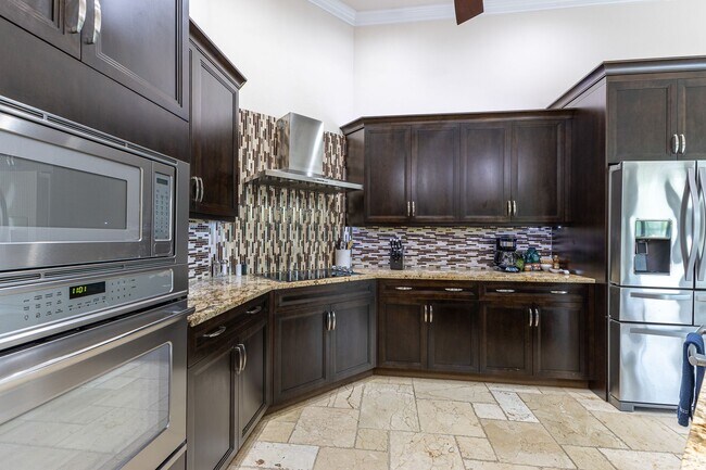 Building Photo - 1823 Cape Coral Pkwy W